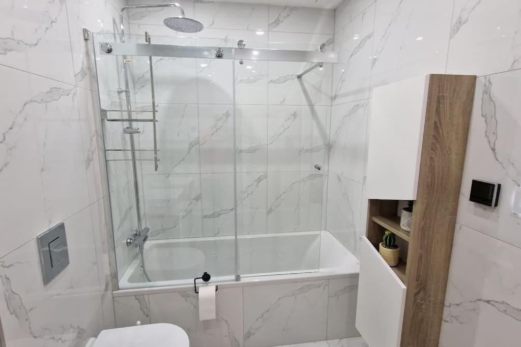 Suite Prestige Logement Neuf Avec Spa Et Ecran De Cinema En Rez De Jardin Colmar Zewnętrze zdjęcie